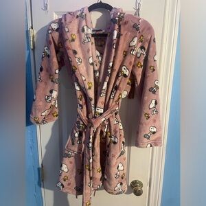 Snoopy Themed Peanuts Robe